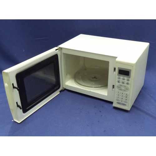Sylvania Microwave Oven Model SM80652 1200W Allsold.ca Buy & Sell